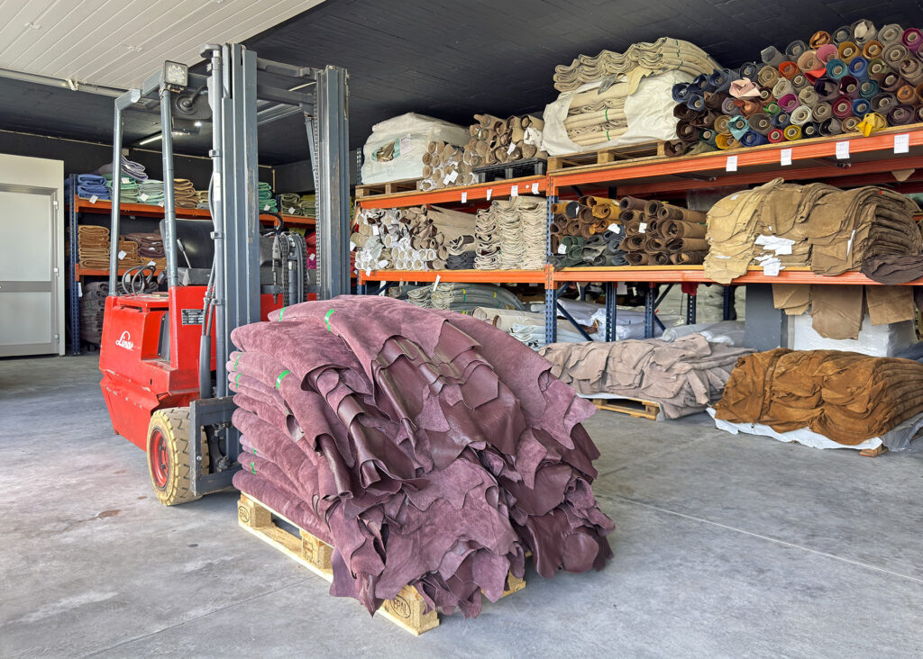 ExigentCategory - Armazém de Peles e Couro